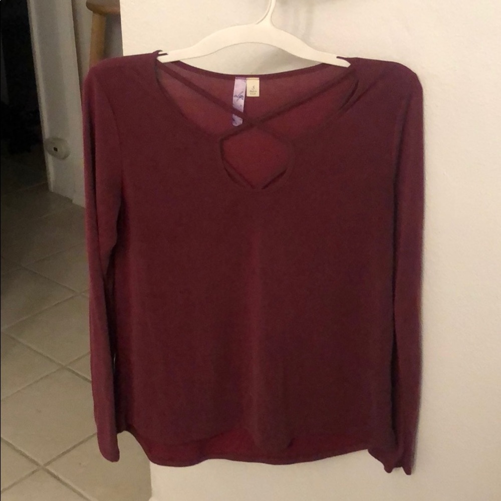 Nice maroon top